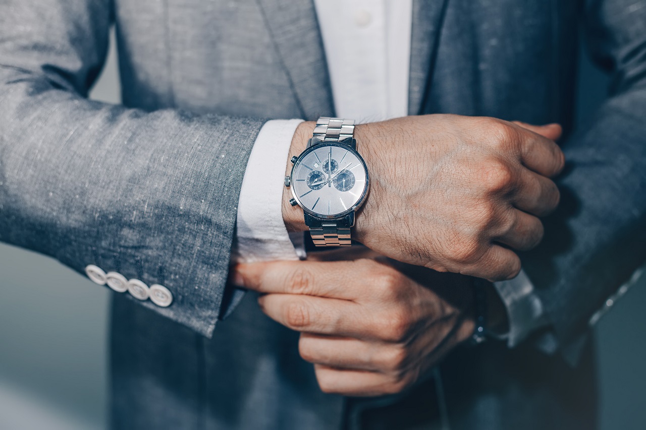 Na pasku czy bransolecie – jaki zegarek będzie najlepszy na co dzień?