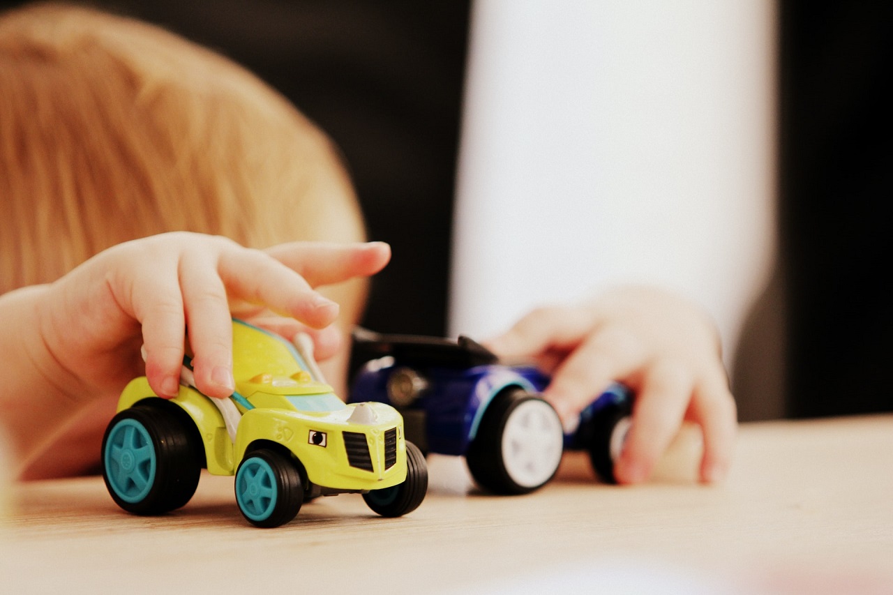 Za co dzieci kochają samochody?